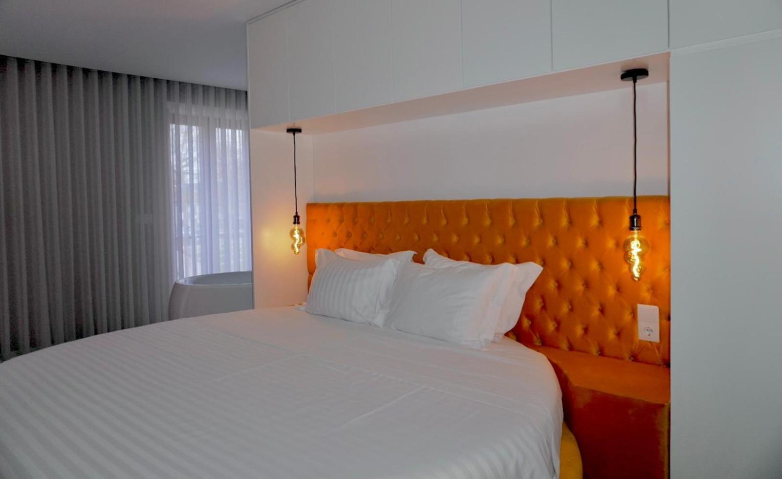 Lux'Otel City Lodge 巴塞卢什 外观 照片