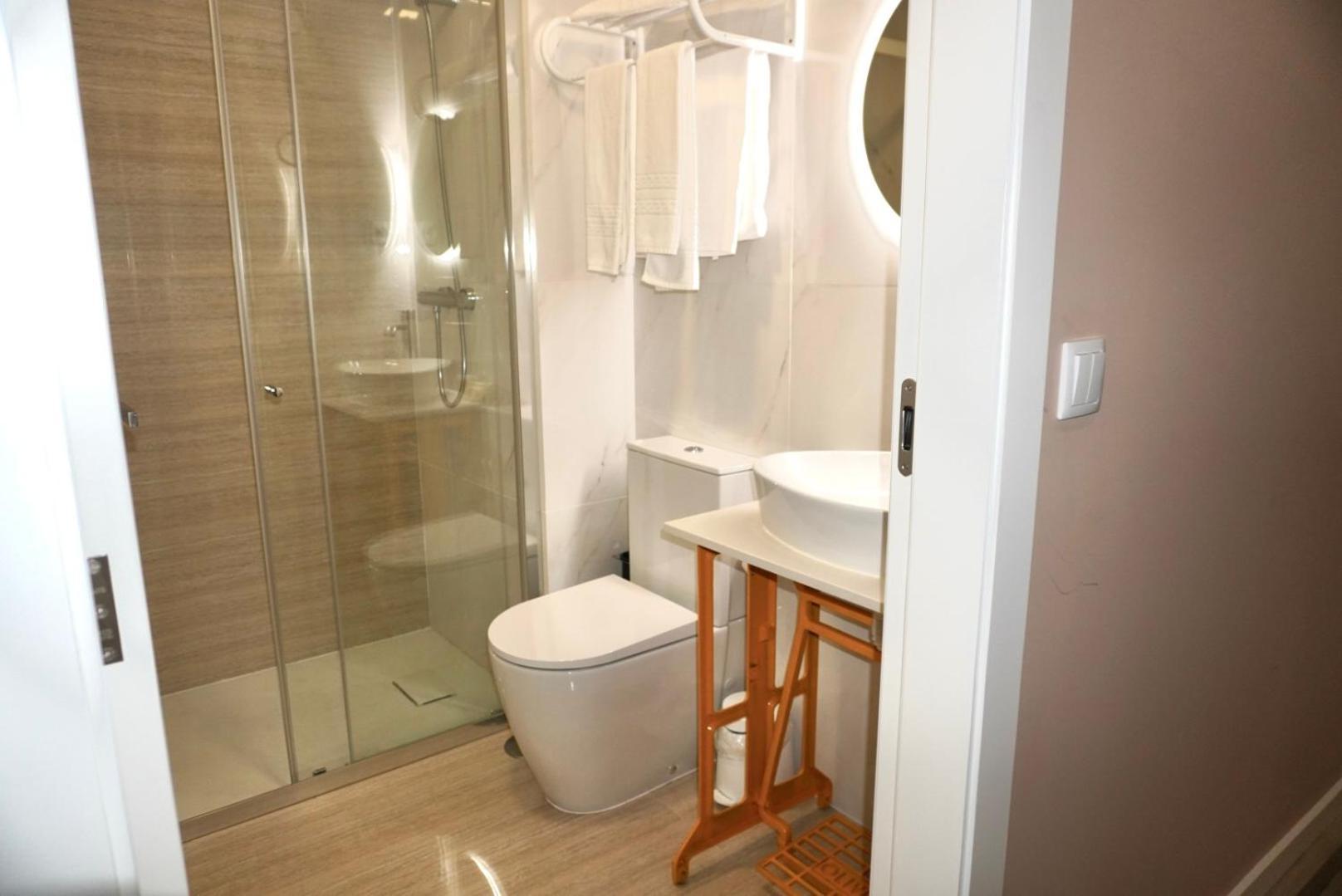 Lux'Otel City Lodge 巴塞卢什 外观 照片