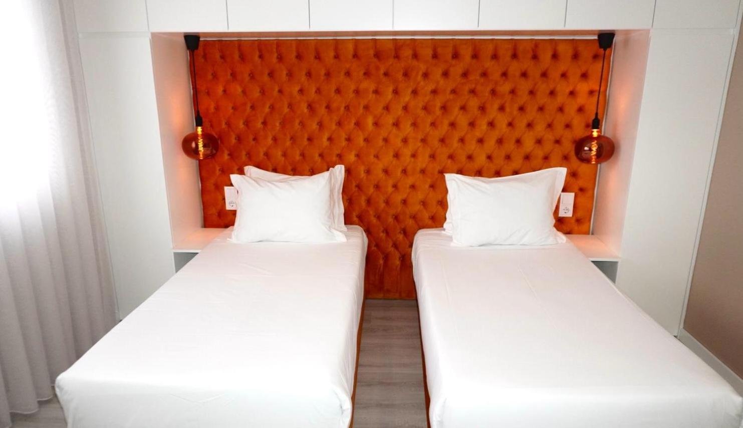 Lux'Otel City Lodge 巴塞卢什 外观 照片