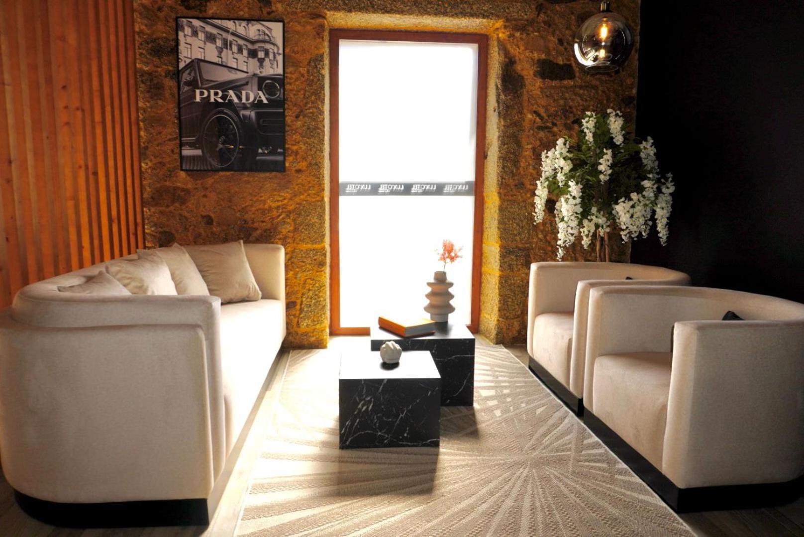 Lux'Otel City Lodge 巴塞卢什 外观 照片